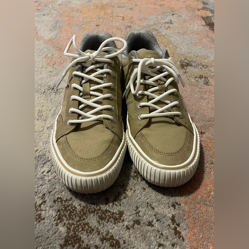 Levi’s Lace Up Sneakers